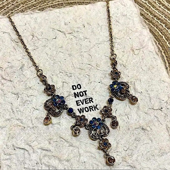 Medieval Vintage Love Flower Pendant Necklace Blue Sparkling Sapphire Stones - Picture 8 of 15